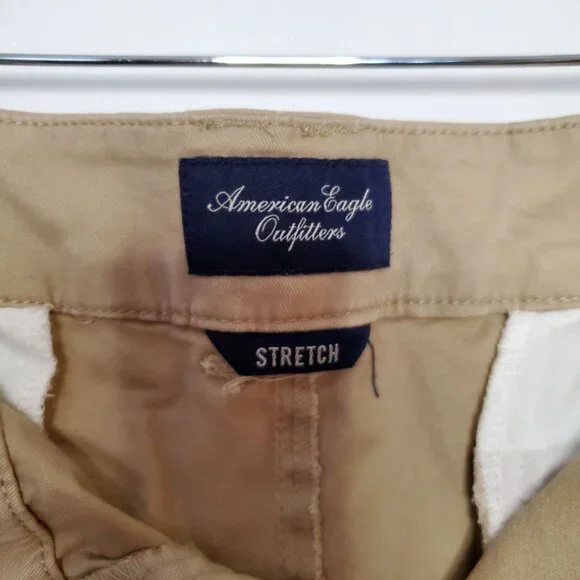 American Eagle Outfitters Women's Khaki Stretch Shorts With Button & Zip Closure - Picture 6 of 7